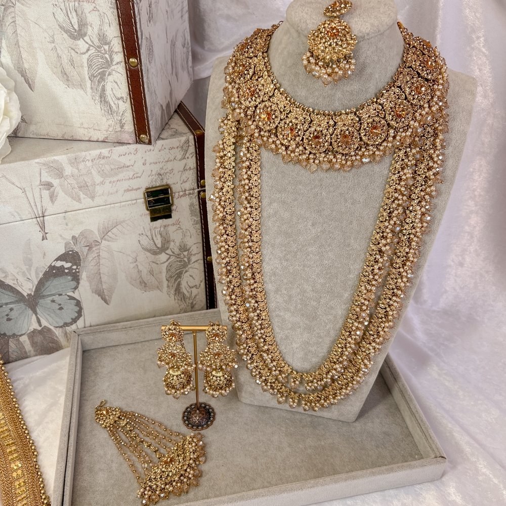 Pakistani wedding sale gold jewelry sets