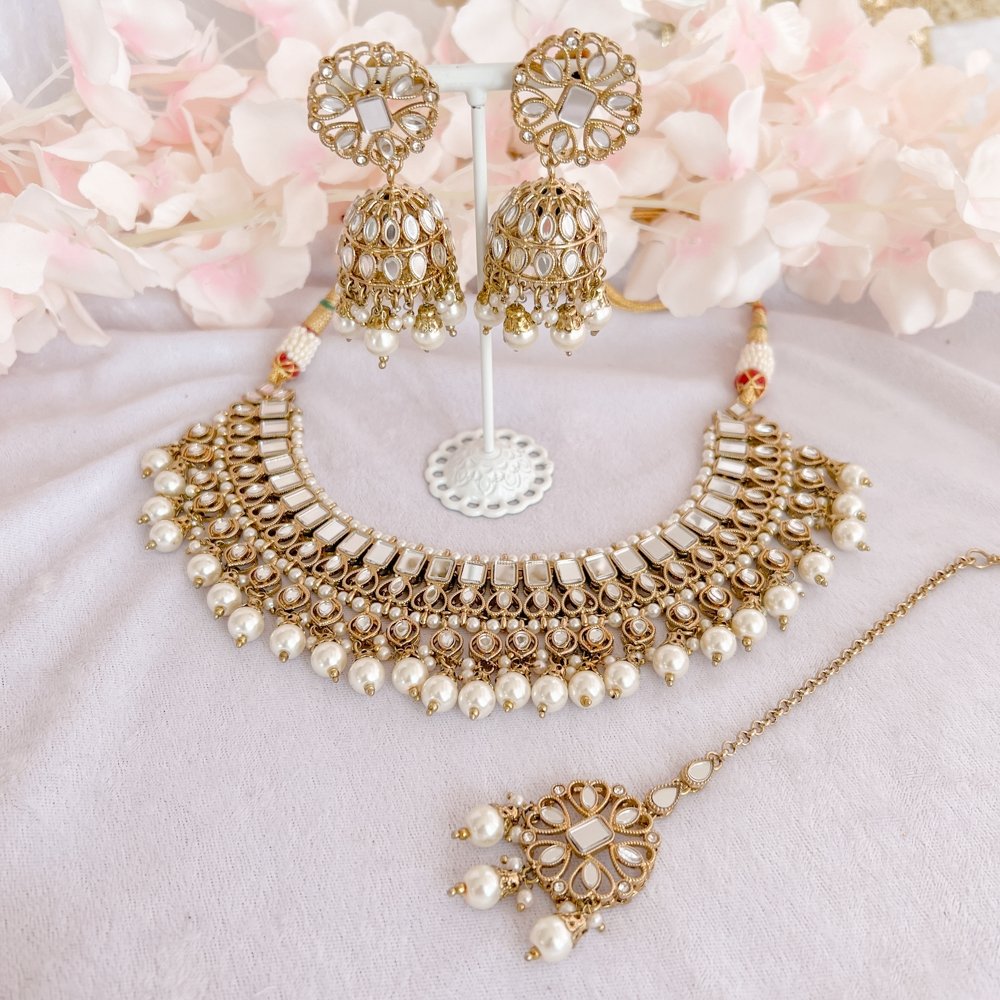 Golden Light weight Mirrored Choker Necklace Set authentic with earrings and Tikka, Kundan Jewelry, Indian Jewelry, Pakistani Jewelery