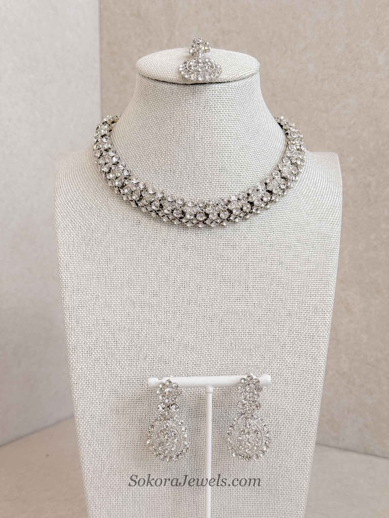 Saira Small Silver Necklace Set