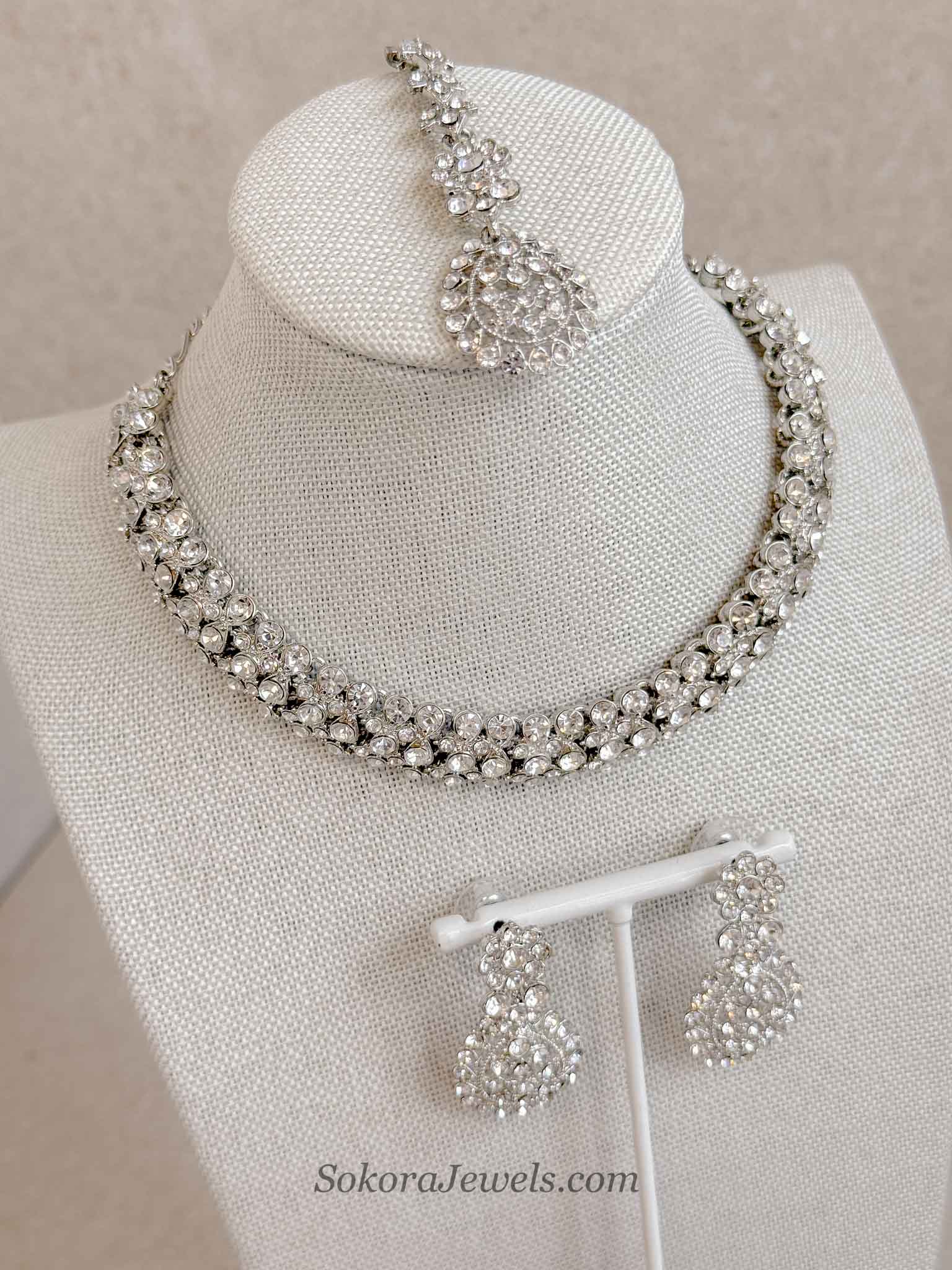 Saira Small Silver Necklace Set