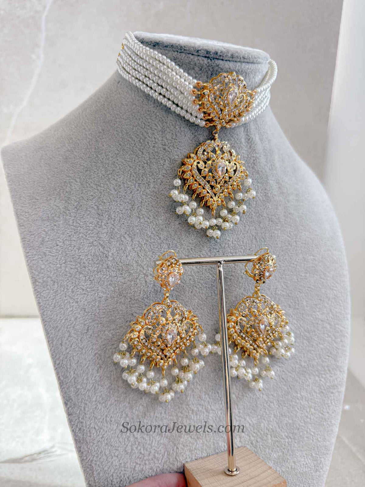 Sofeen Choker Set