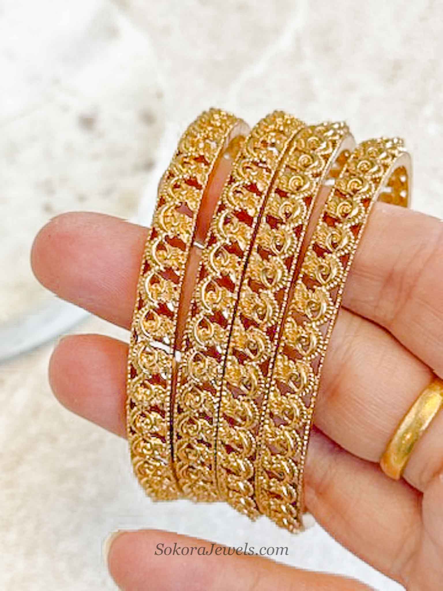 Set of 4 Intricate Swan Motif Kada Bangles