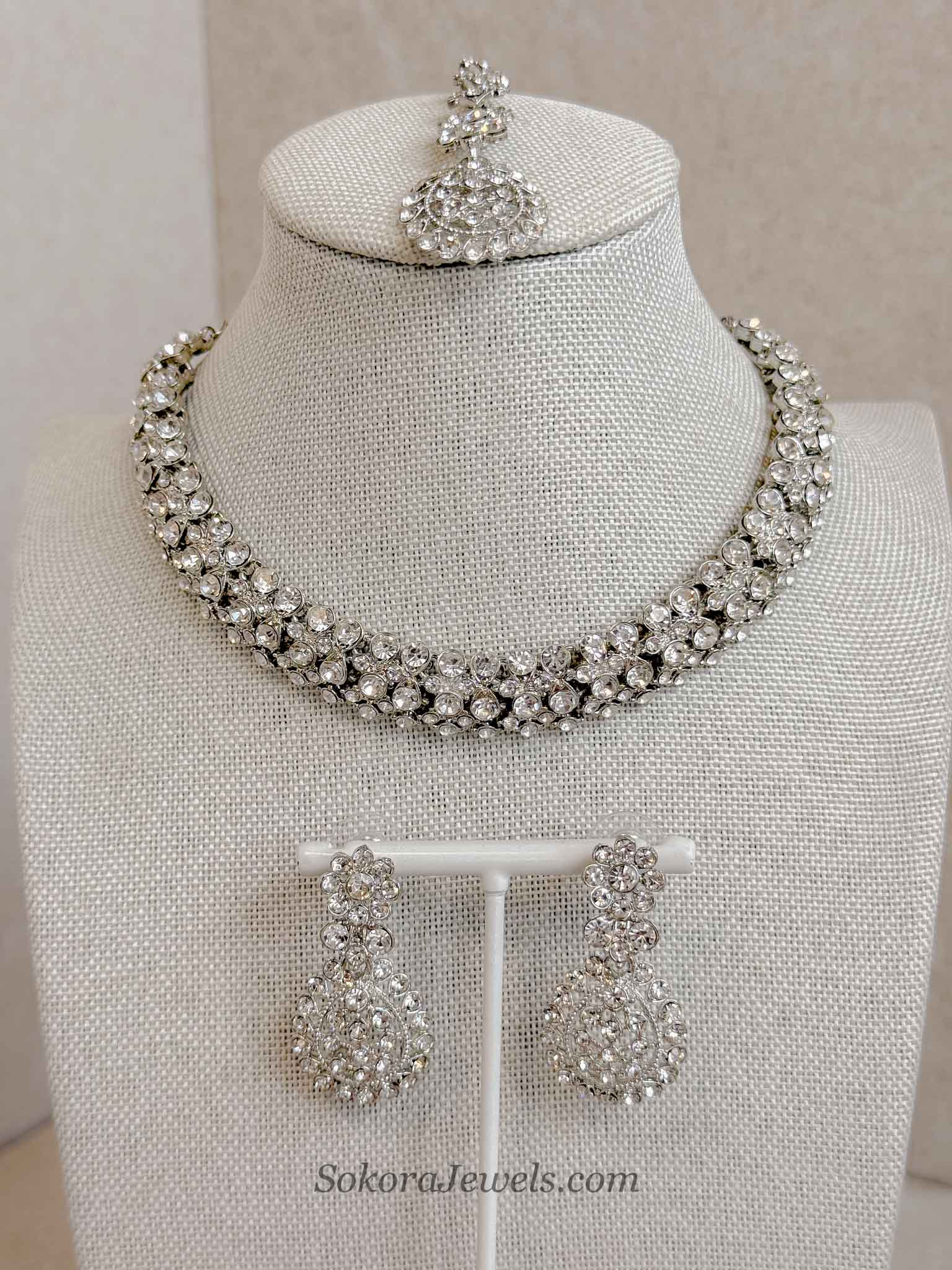 Saira Small Silver Necklace Set