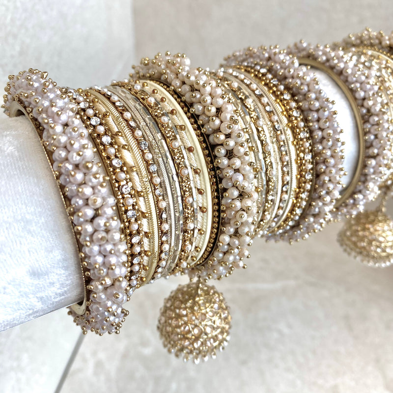 Yusra Pearl & Clear Bangle Set - Cream