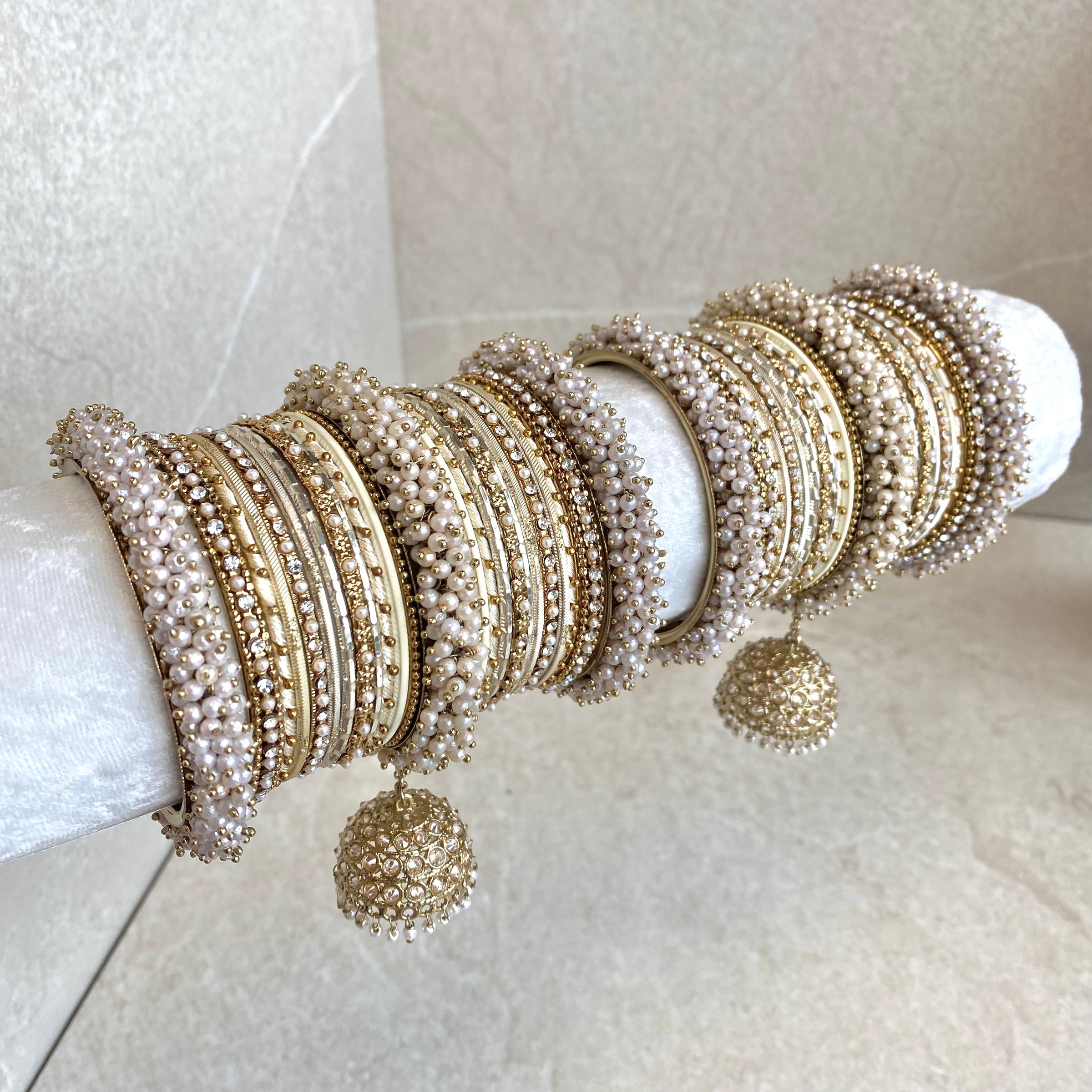 Yusra Pearl & Clear Bangle Set - Cream