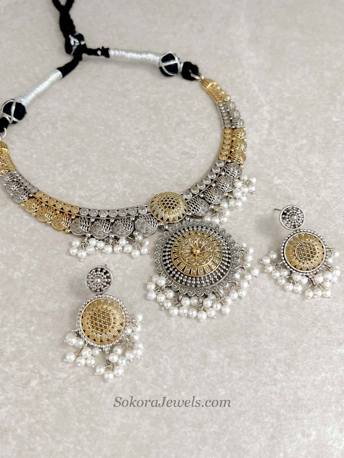 Gold/ Silver Heritage Medallion Hasli Set