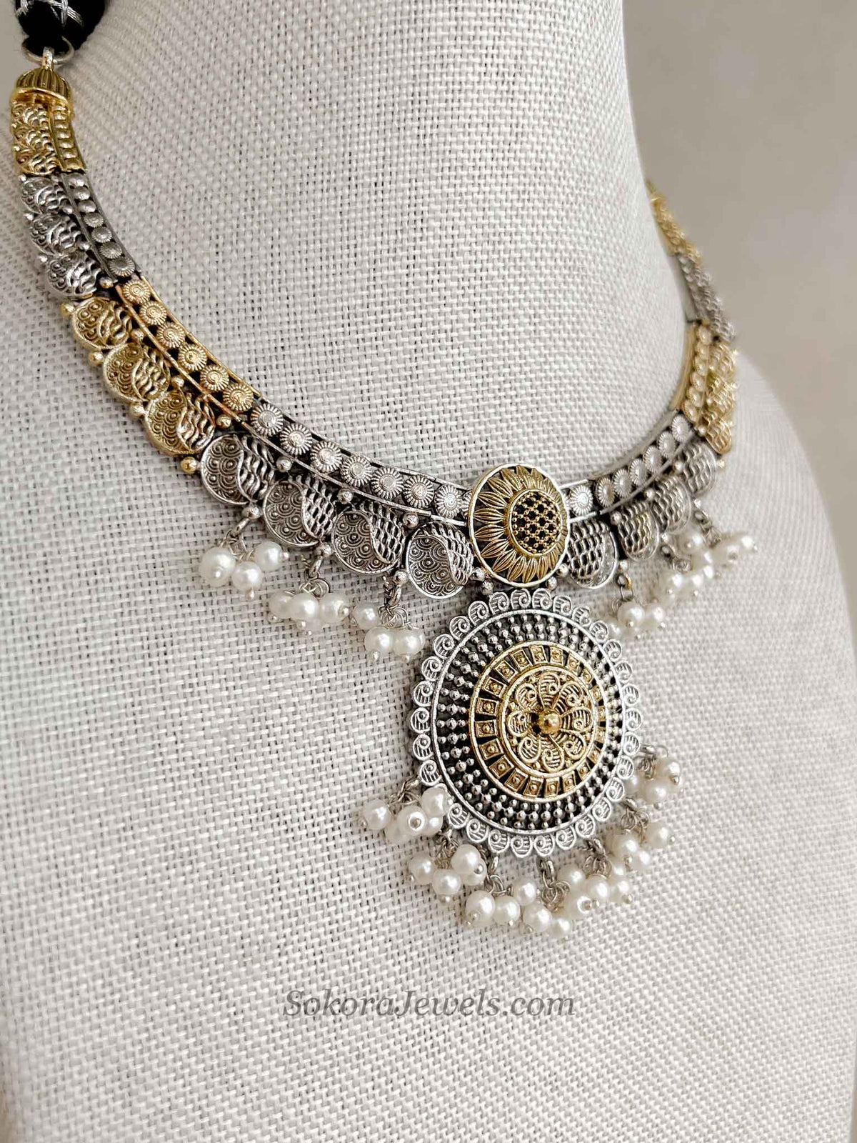 Gold/ Silver Heritage Medallion Hasli Set