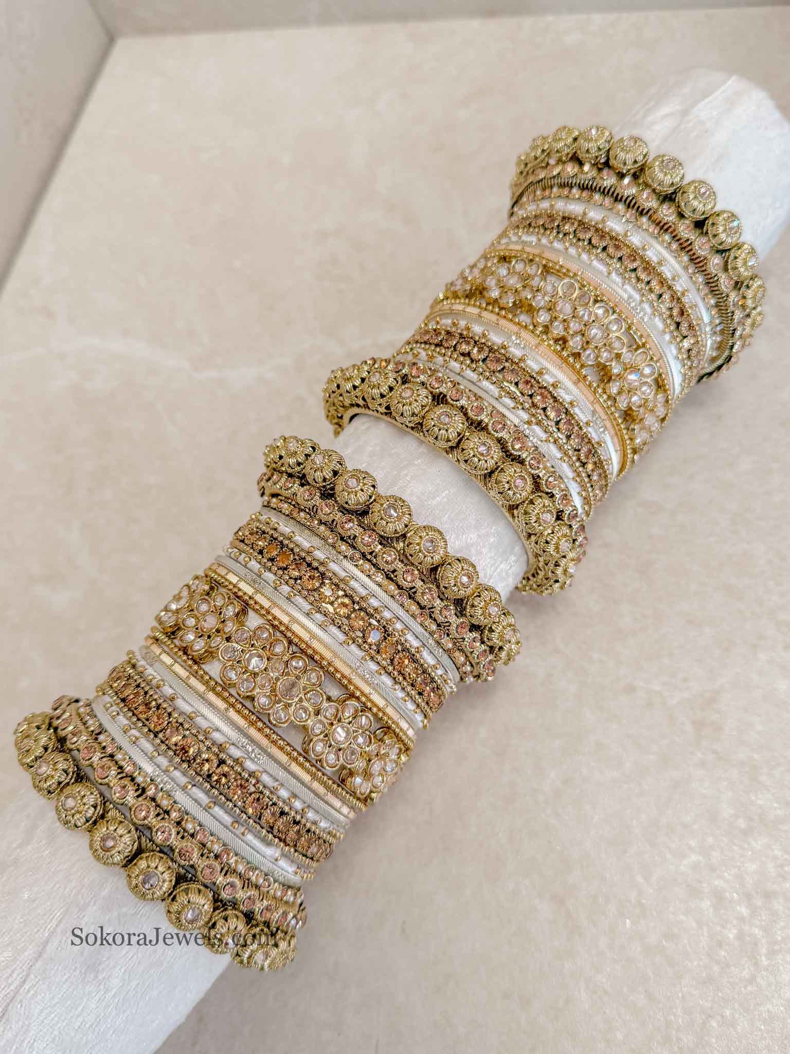 Jodhaa Luxury Bangle stack -Golden