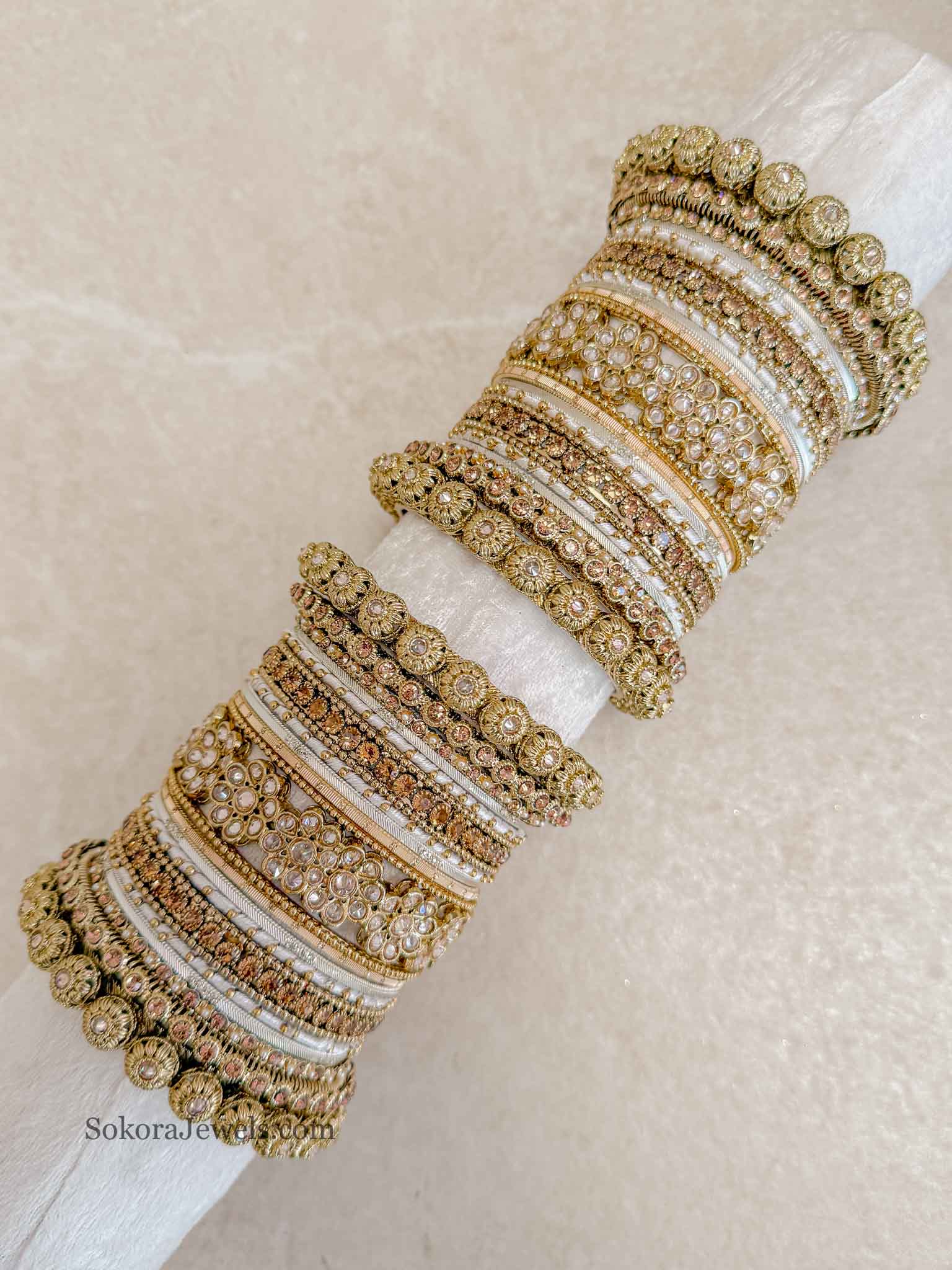 Jodhaa Luxury Bangle stack -Golden