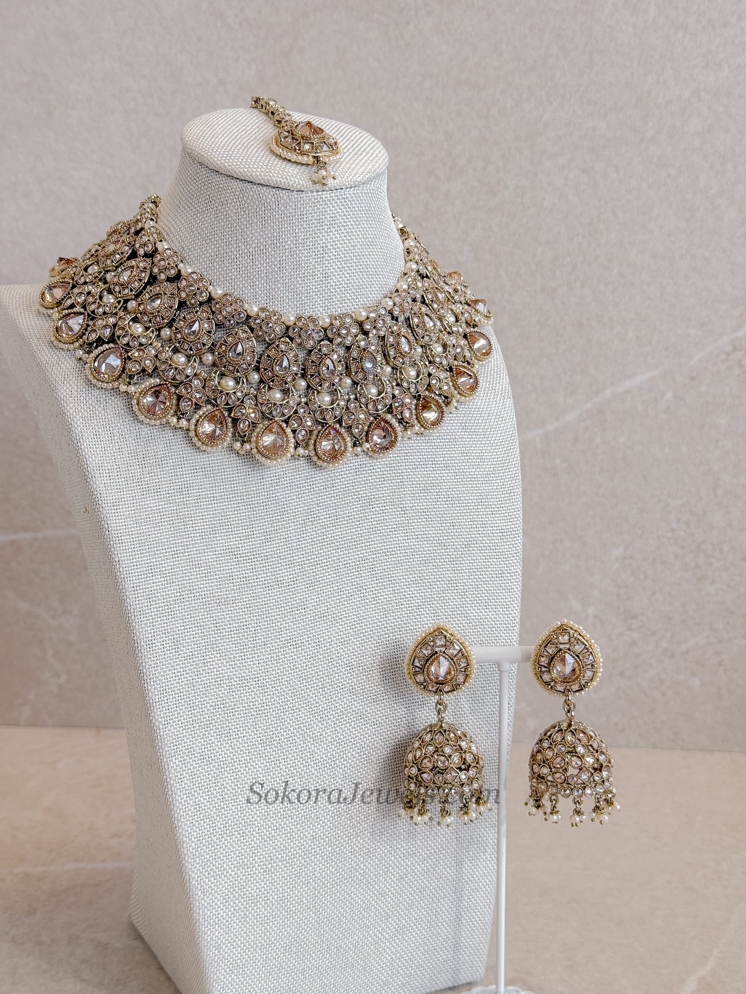 Alisa Golden Crystal Necklace Set