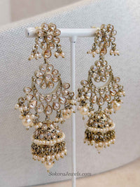 Tina Jhumka Earrings - Golden