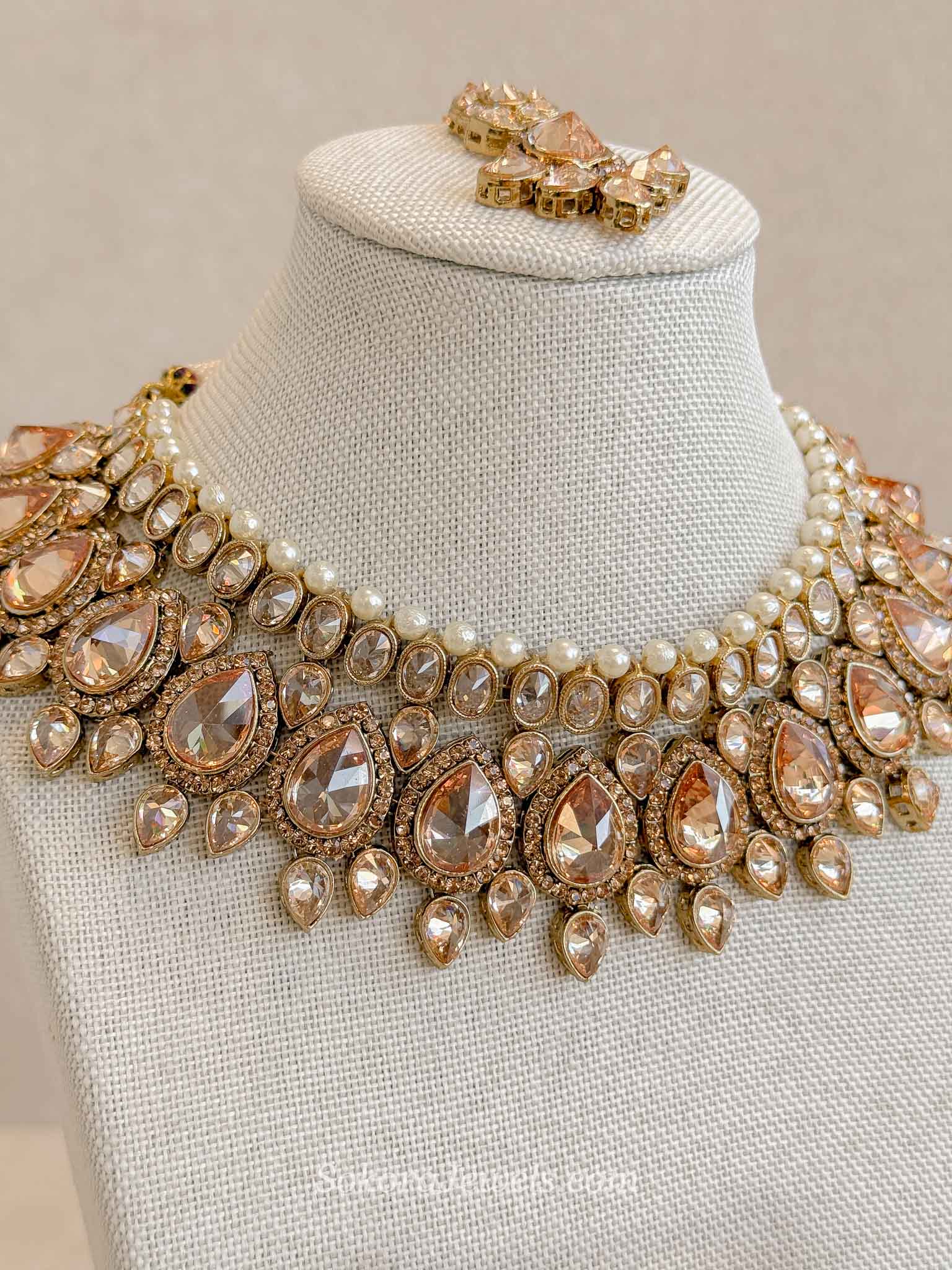 Hawwa Antique Gold Choker Set