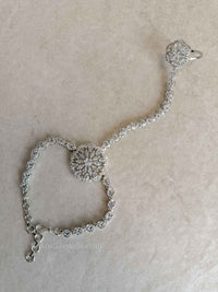 Alaana Diamante Hand Harness