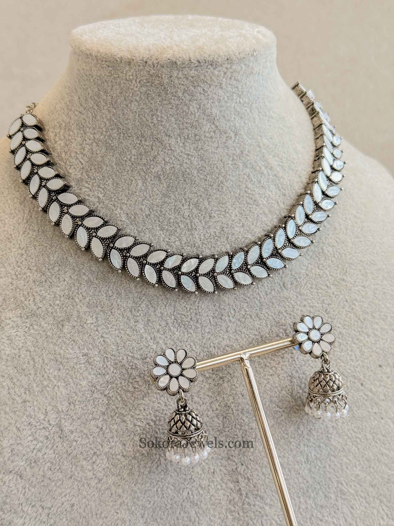 Small Mother of Pearl set