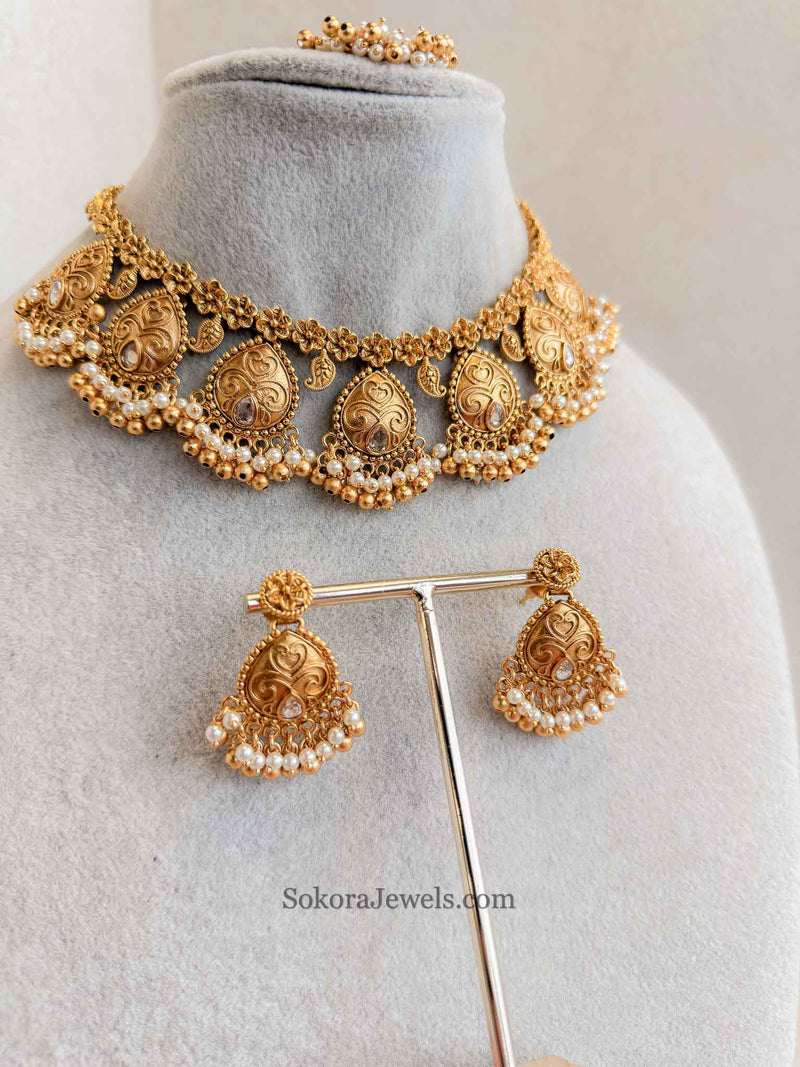 Paisley Detail Gold set