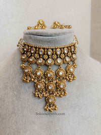 Tasselled Kundan Choker set