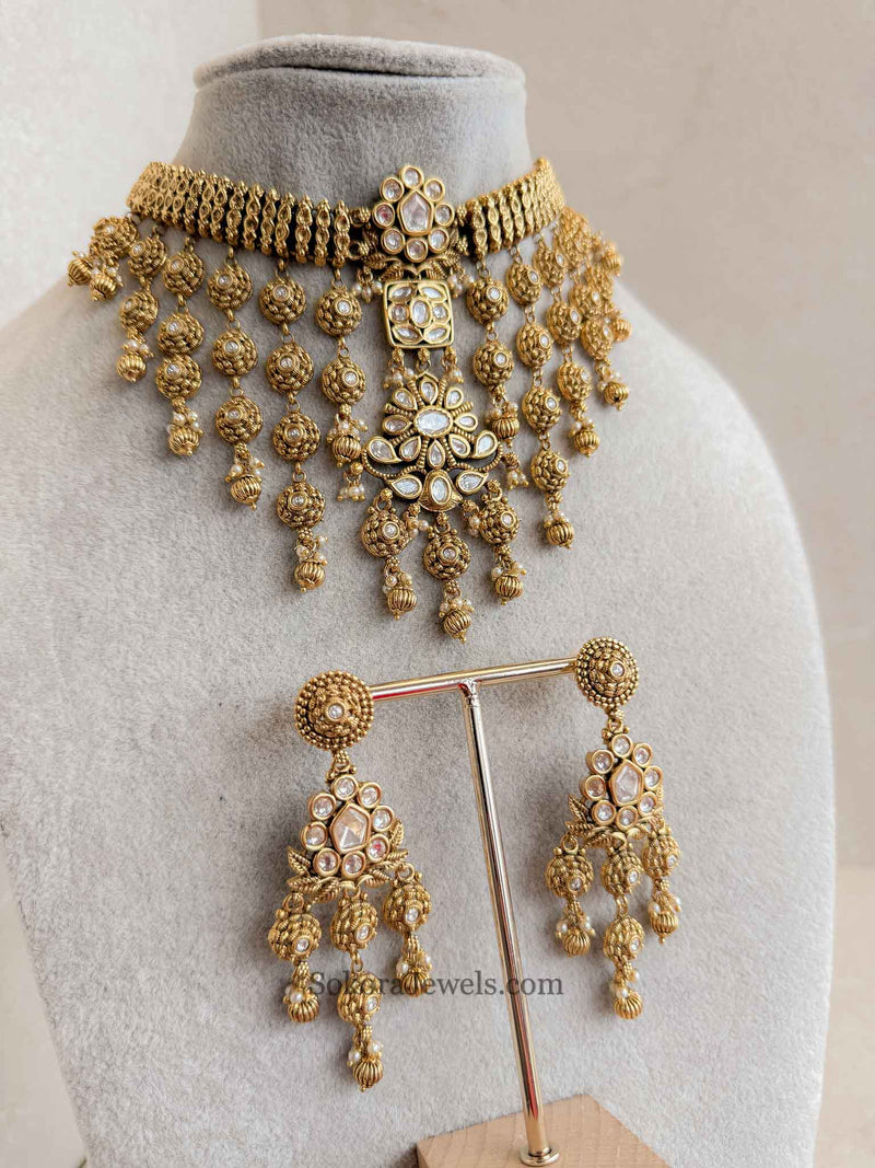 Tasselled Kundan Choker set