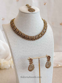 Saira Small Golden Necklace Set