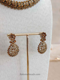 Saira Small Golden Necklace Set