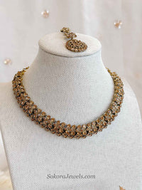 Saira Small Golden Necklace Set
