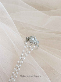 Simple Silver & Pearl Hand Harness