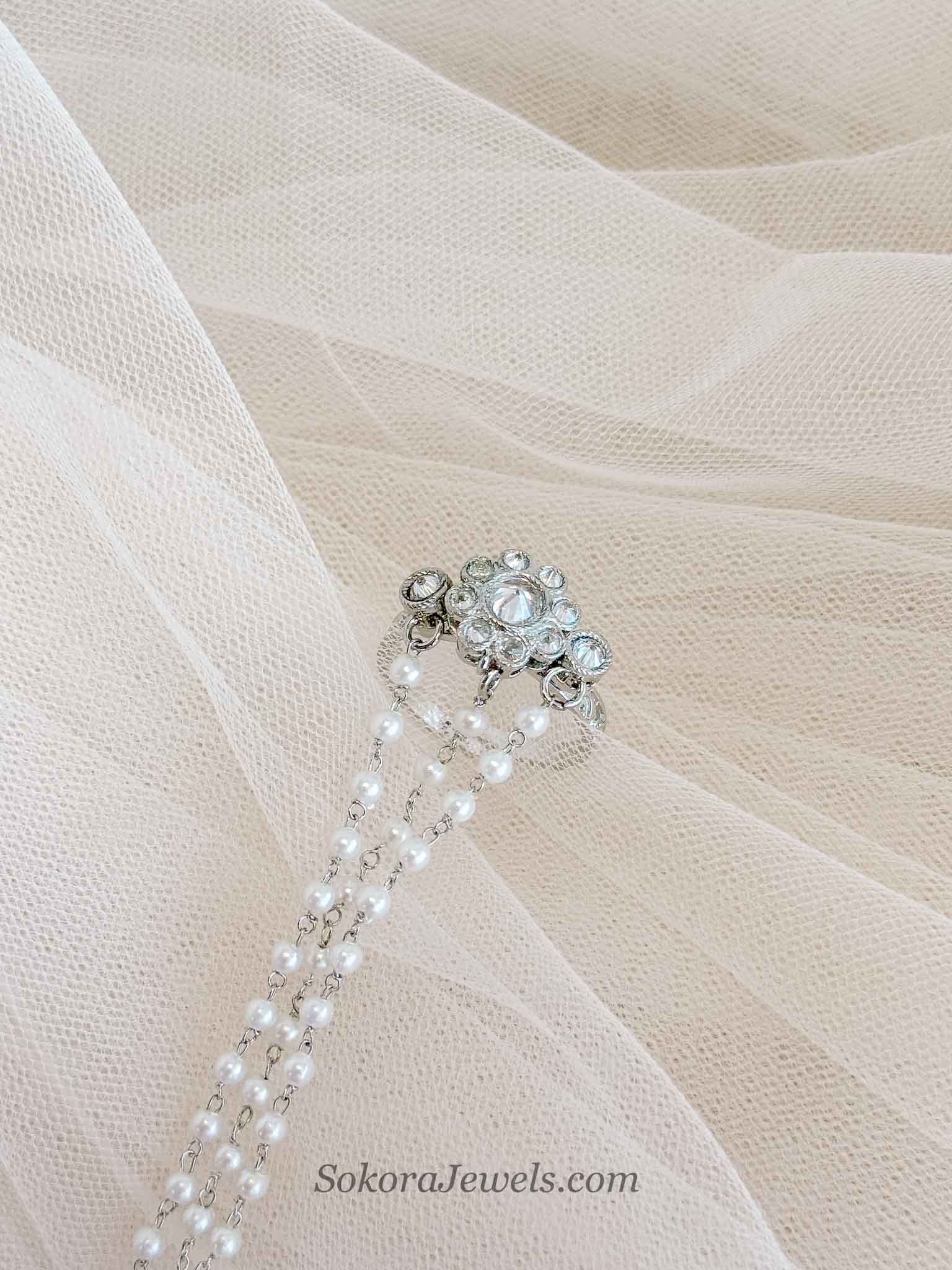 Simple Silver & Pearl Hand Harness