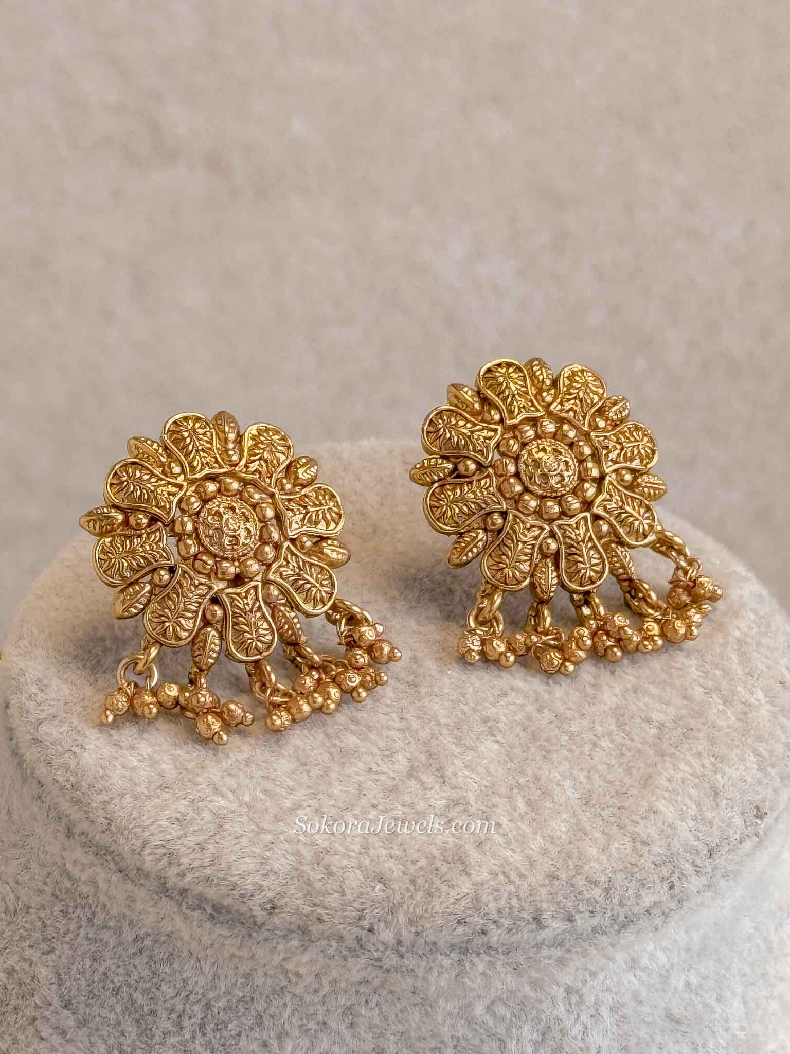 Small Temple Style Gold set