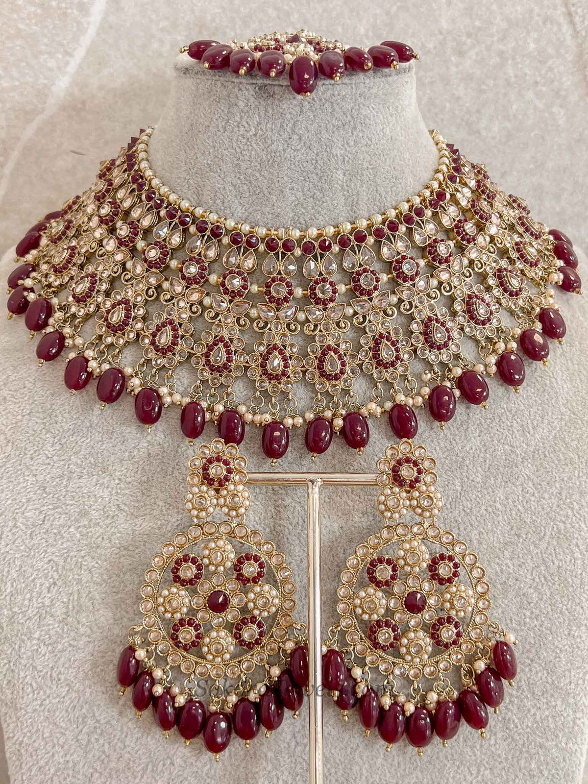 Faiqa Antique Gold Necklace Set Deep Maroon