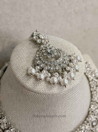 Simmi Silver Necklace Set
