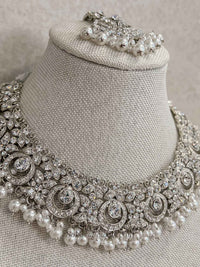 Simmi Silver Necklace Set