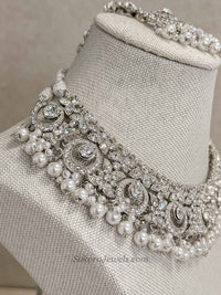 Simmi Silver Necklace Set