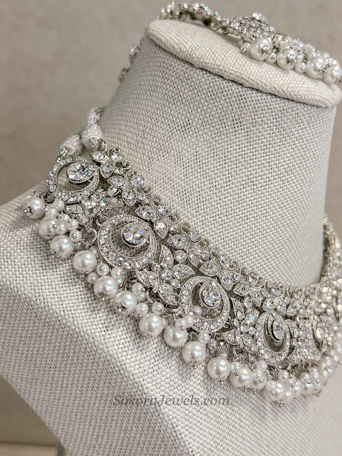 Simmi Silver Necklace Set
