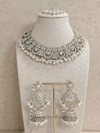 Simmi Silver Necklace Set