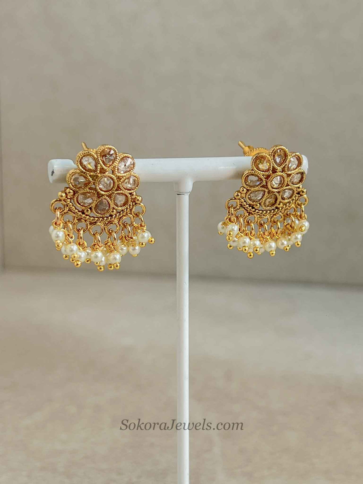 Small Gold Hasli set with Pearl Beads