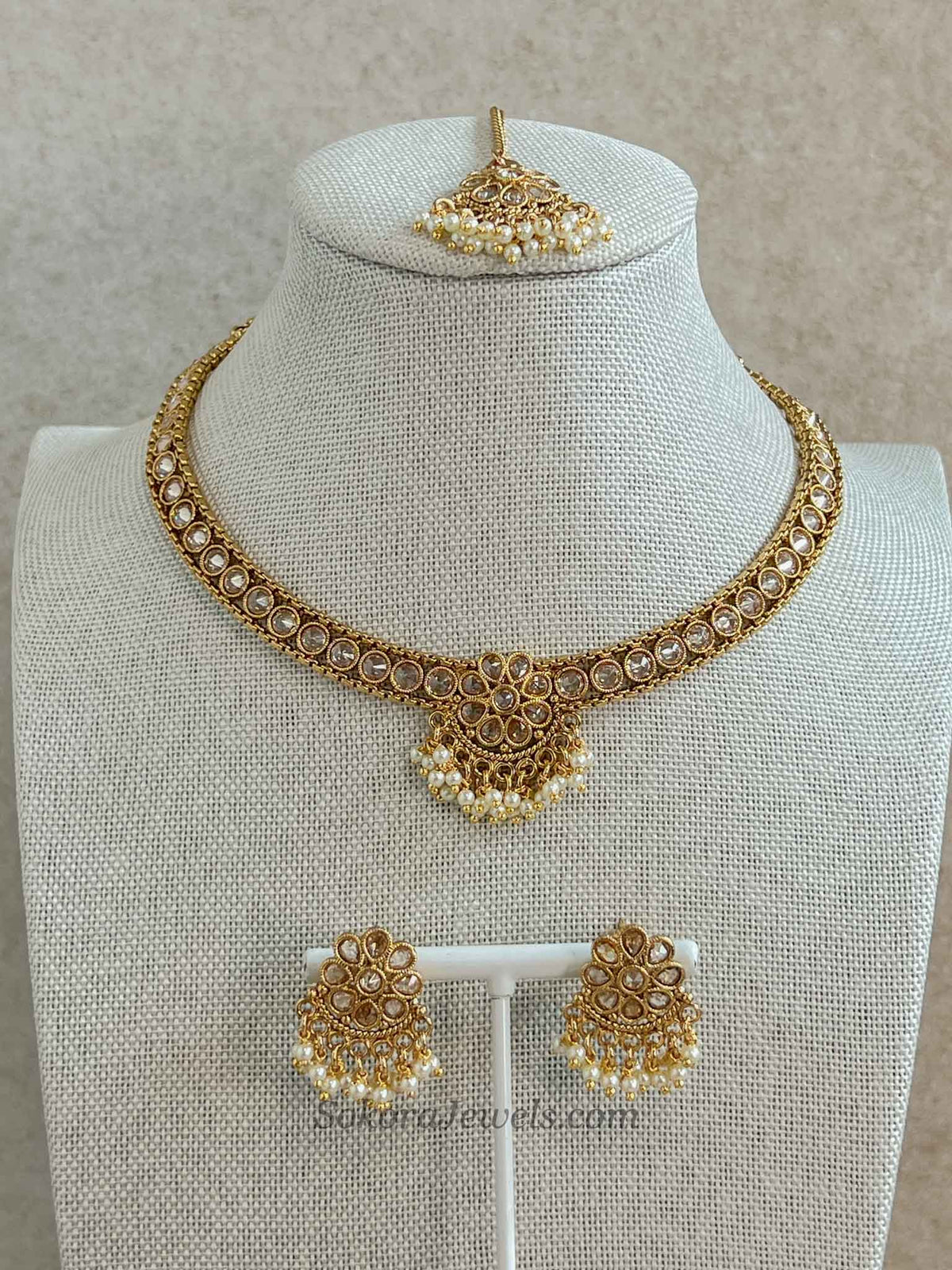 Small Gold Hasli set with Pearl Beads