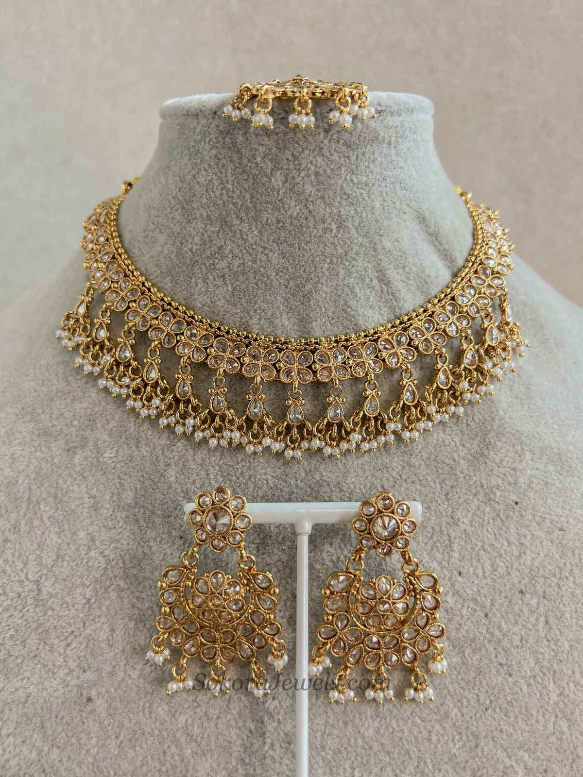 Rishi Gold Necklace set with Pearl Beads