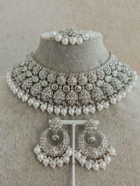 Kavi Pearl Necklace Set - Silver