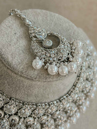 Kavi Pearl Necklace Set - Silver
