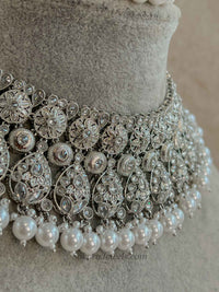 Kavi Pearl Necklace Set - Silver