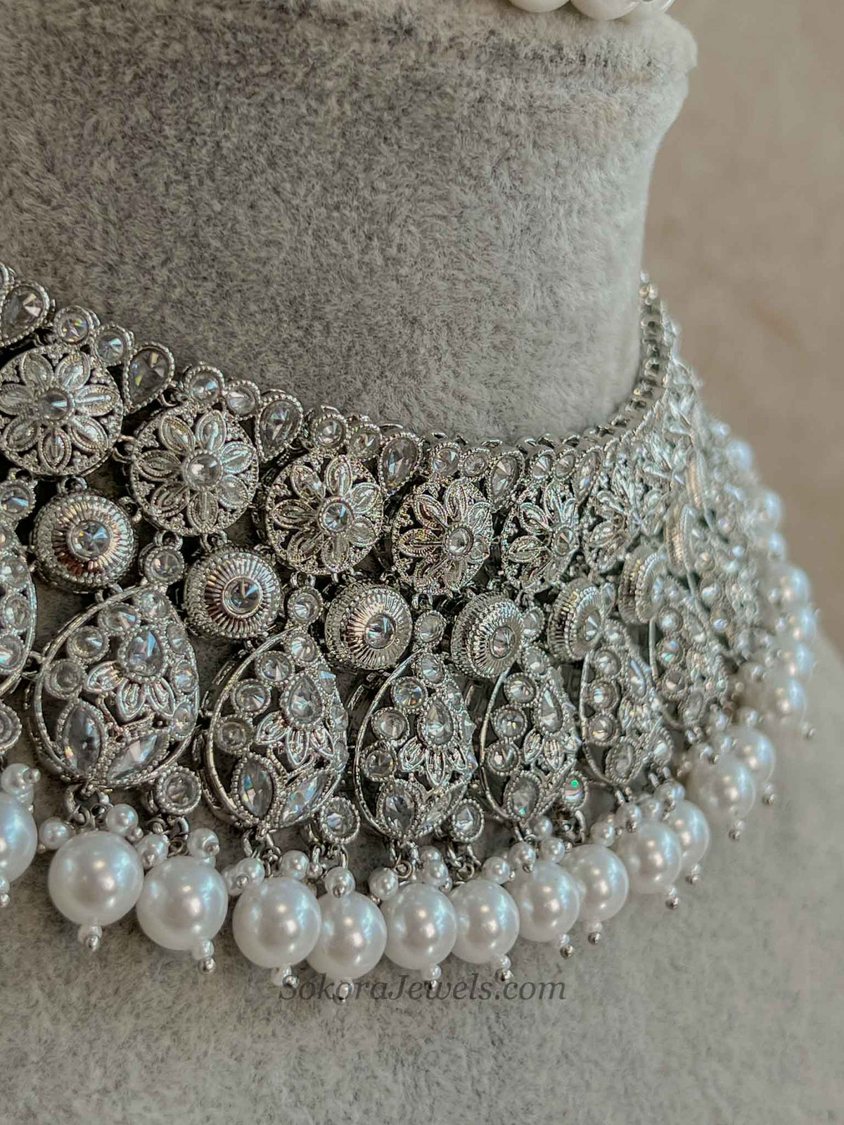Kavi Pearl Necklace Set - Silver