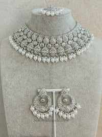 Kavi Pearl Necklace Set - Silver