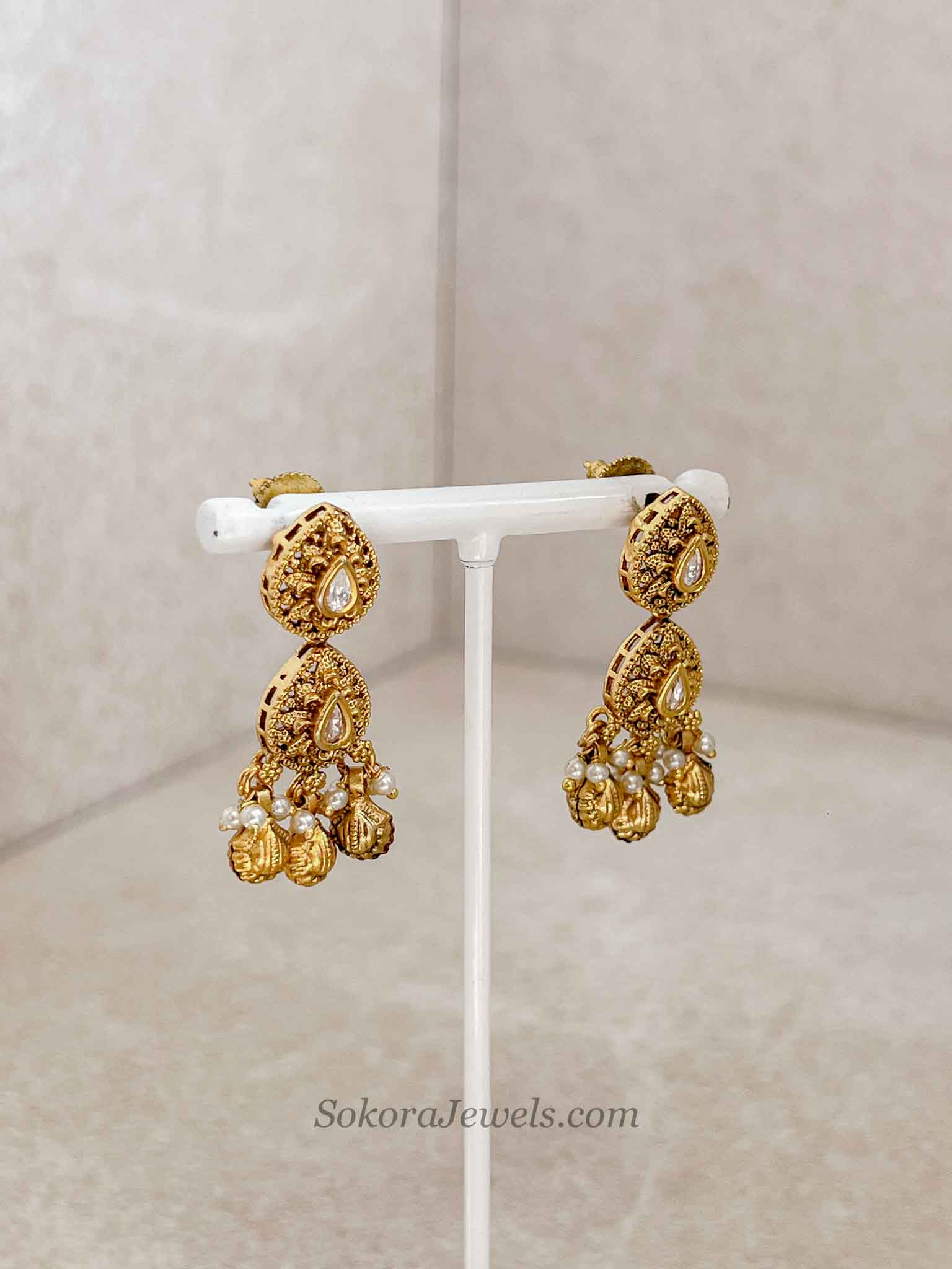 Dainty Kundan Drop Necklace & Earring Set