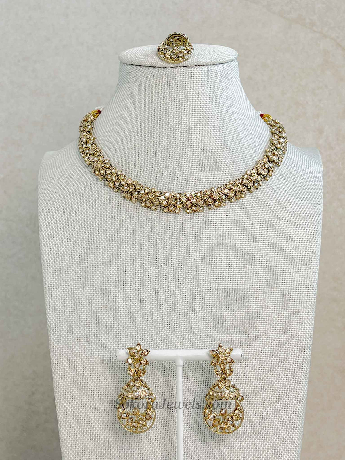 Marie Small Golden Necklace Set