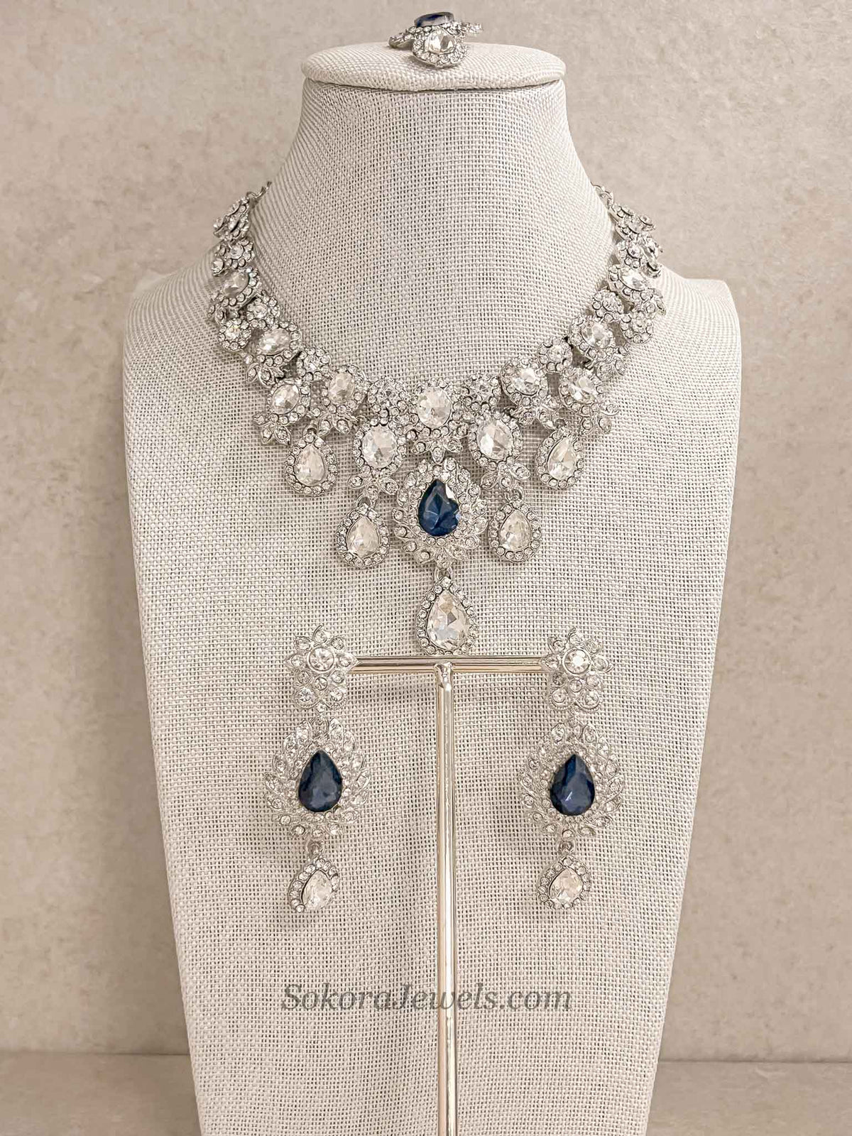 Simran Silver Base Necklace Set