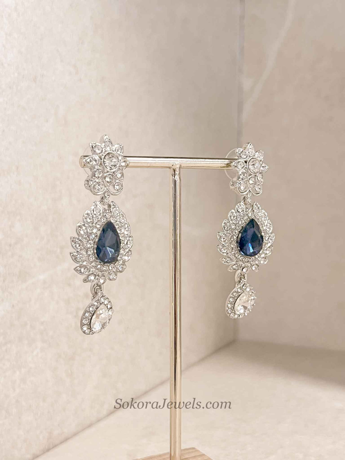 Simran Silver Base Necklace Set