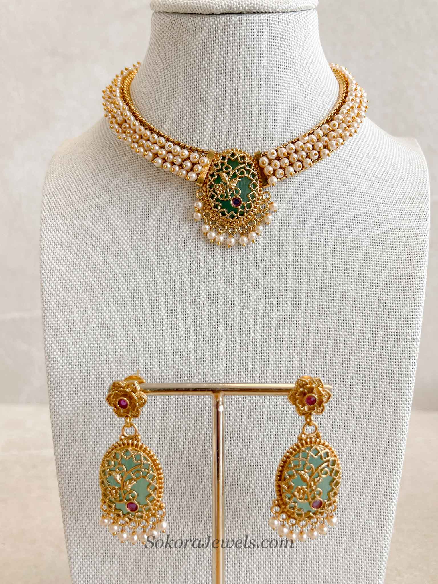 Pearly Green & Ruby Motif Choker set