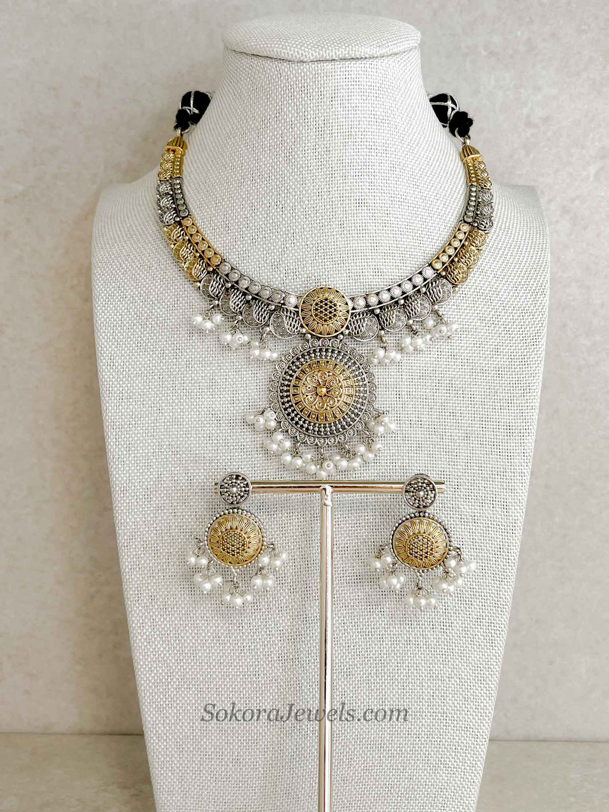 Gold/ Silver Heritage Medallion Hasli Set