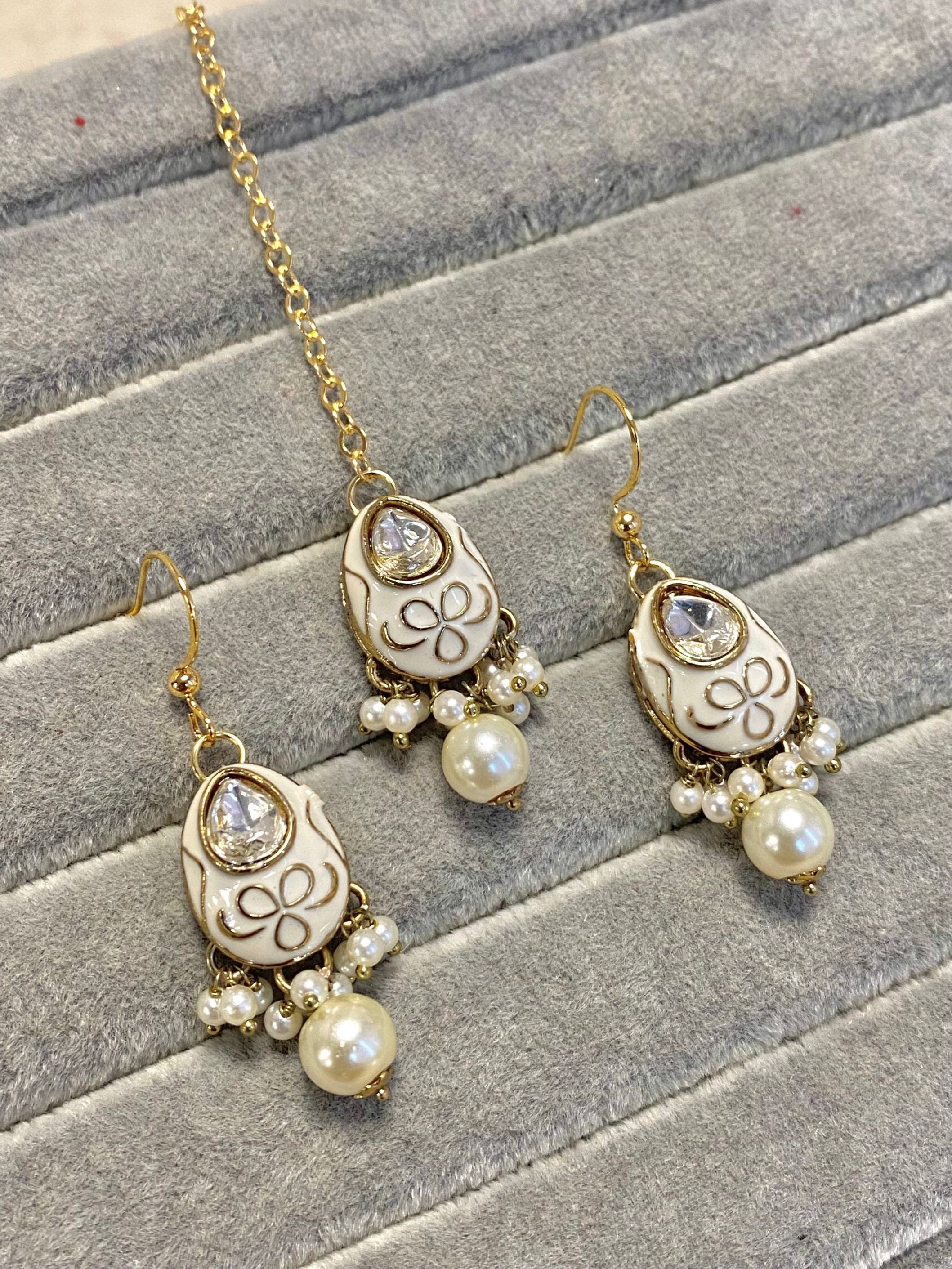 Small Earring & Tikka set - White