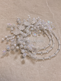 White Pearl & Flower Detail Hair Accessory