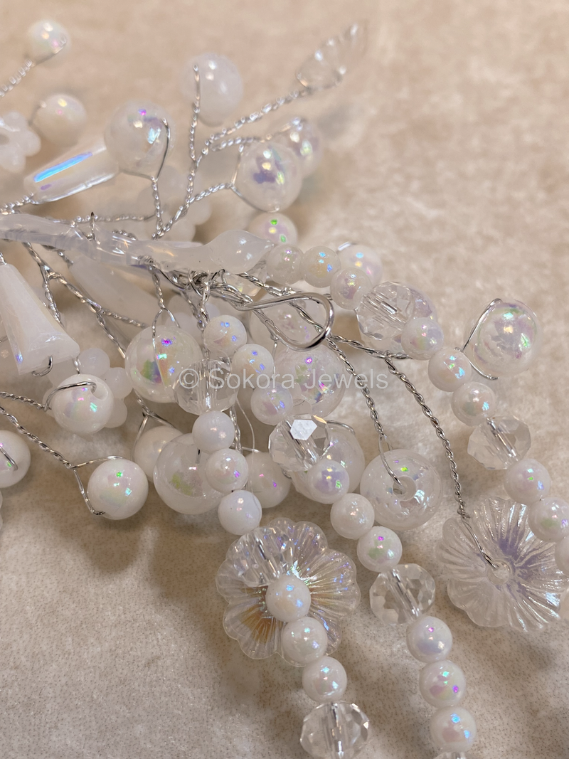 White Pearl & Flower Detail Hair Accessory